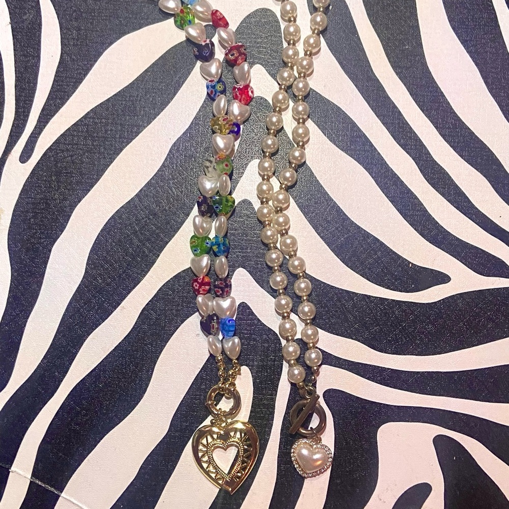 PACKAGE DEAL!!! 🤞🏽 Two beautiful pearl styled necklaces (INCLUDES A FREEBIE)